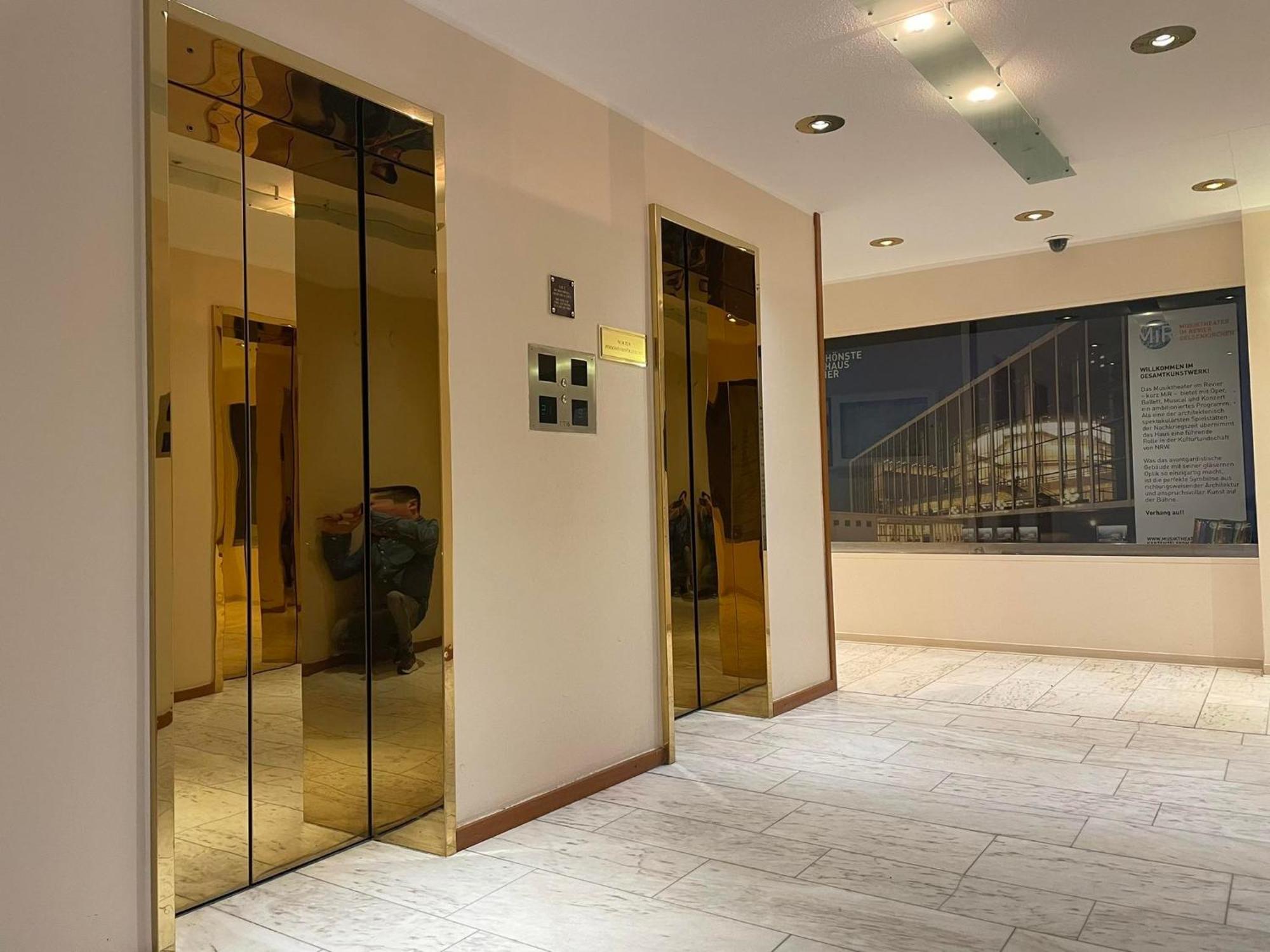Themenpartment Himmel Und Mehr Penthouse Appartement Gelsenkirchen Buitenkant foto